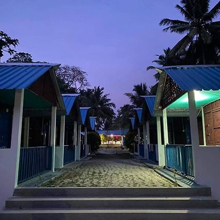 Blue Sea Restaurant & Bungalows Sitapur Bagian luar foto