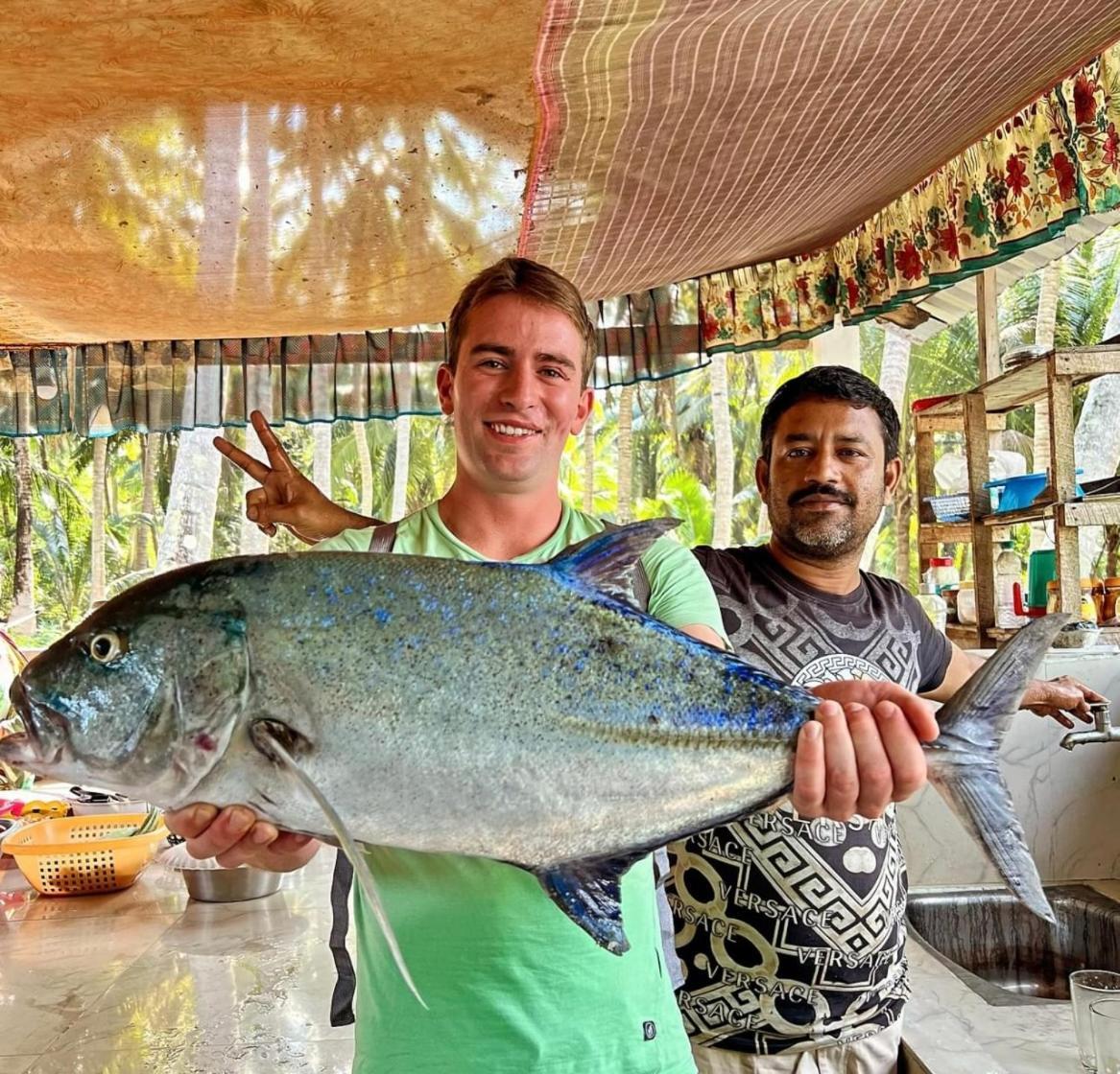 Blue Sea Restaurant & Bungalows Sitapur Bagian luar foto