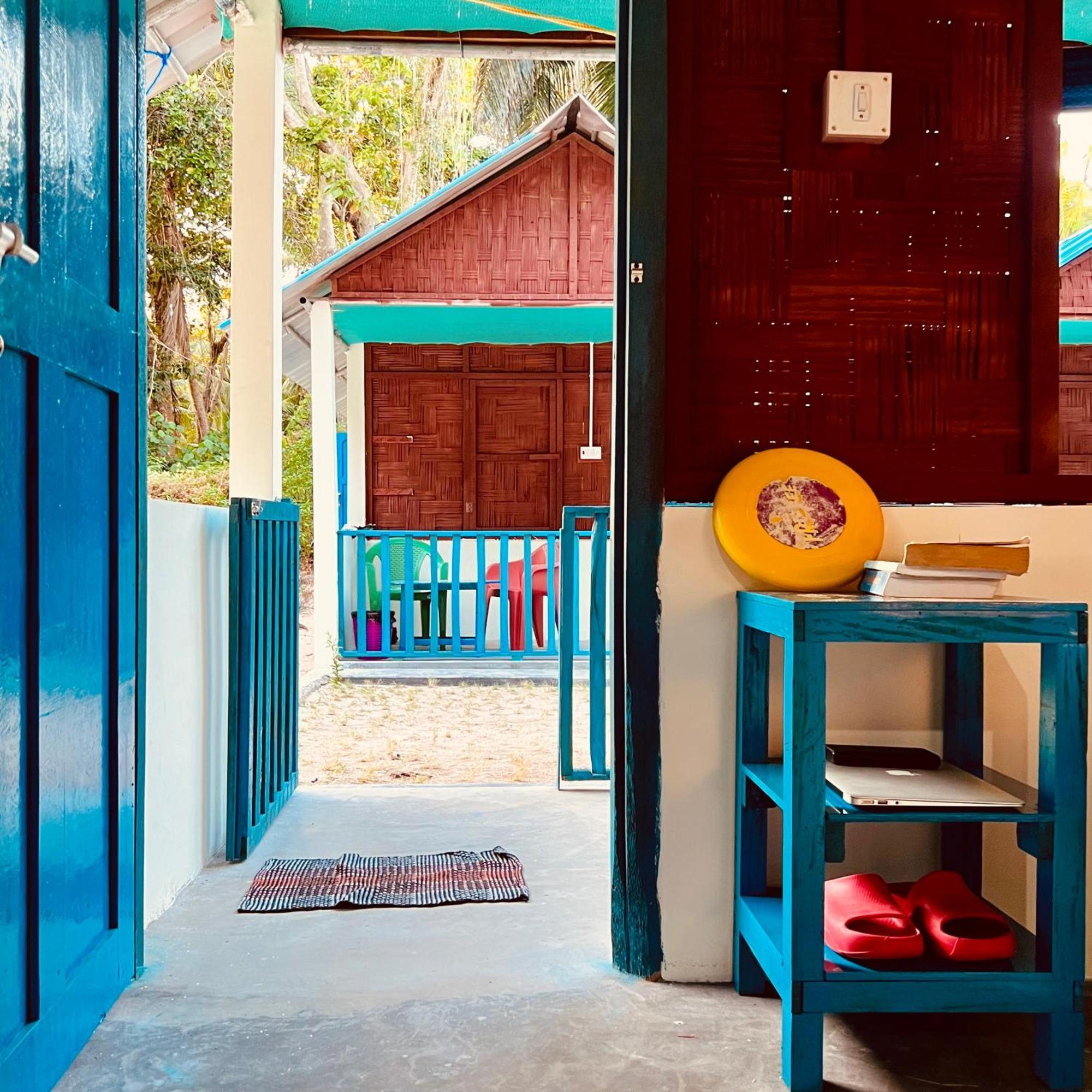 Blue Sea Restaurant & Bungalows Sitapur Bagian luar foto